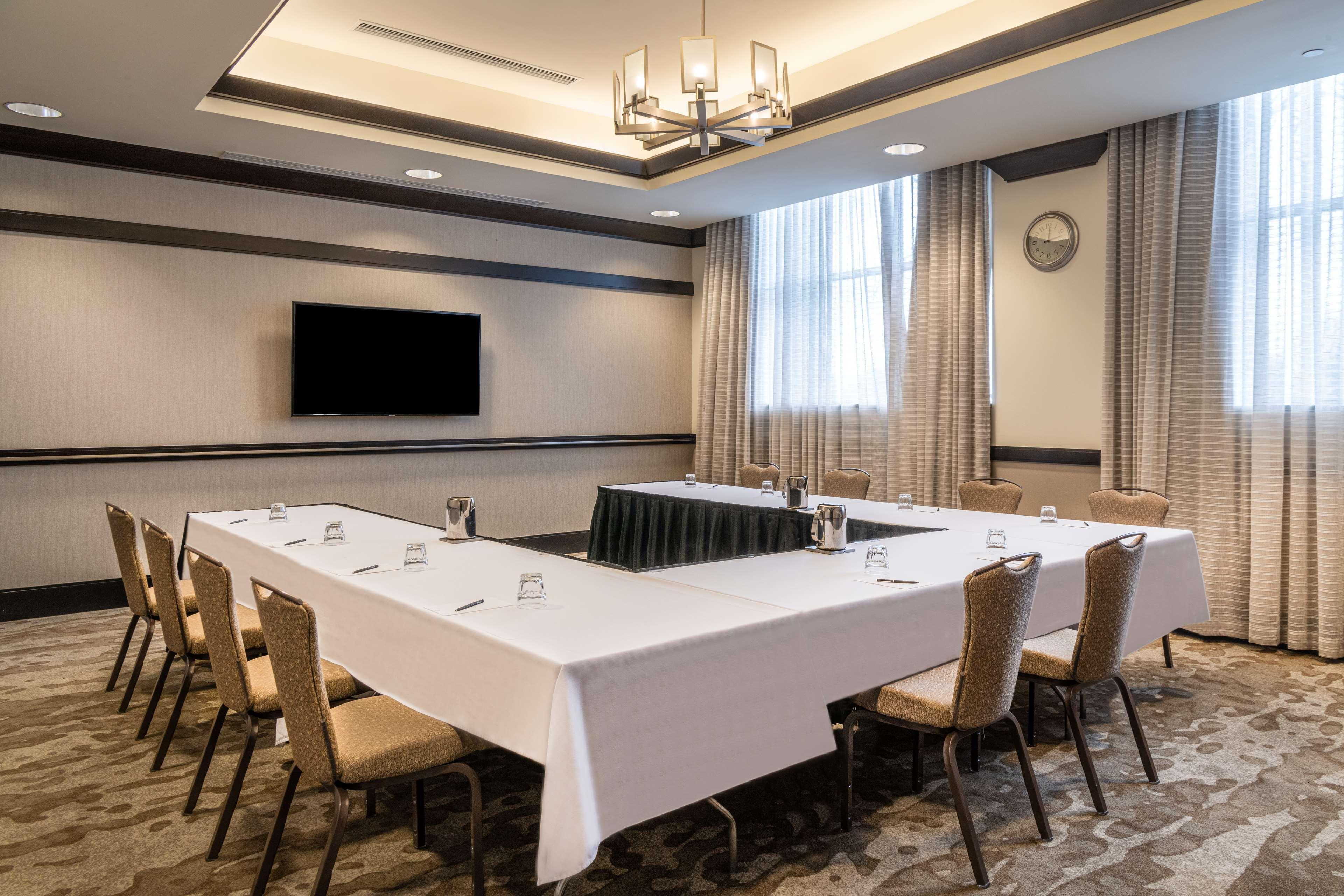 Hilton Columbus/Polaris Hotel Bagian luar foto