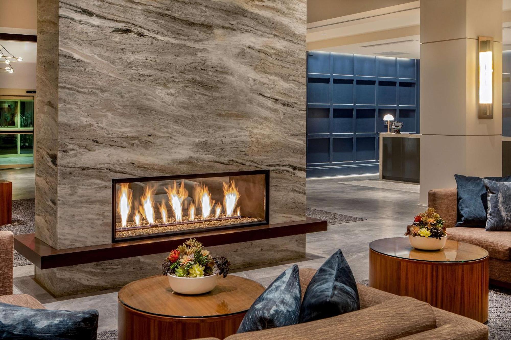Hilton Columbus/Polaris Hotel Bagian luar foto